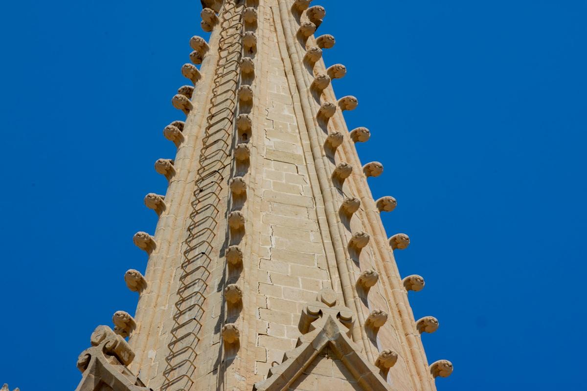 The spire – which is the topmost part of the tower – was finished in 1978.