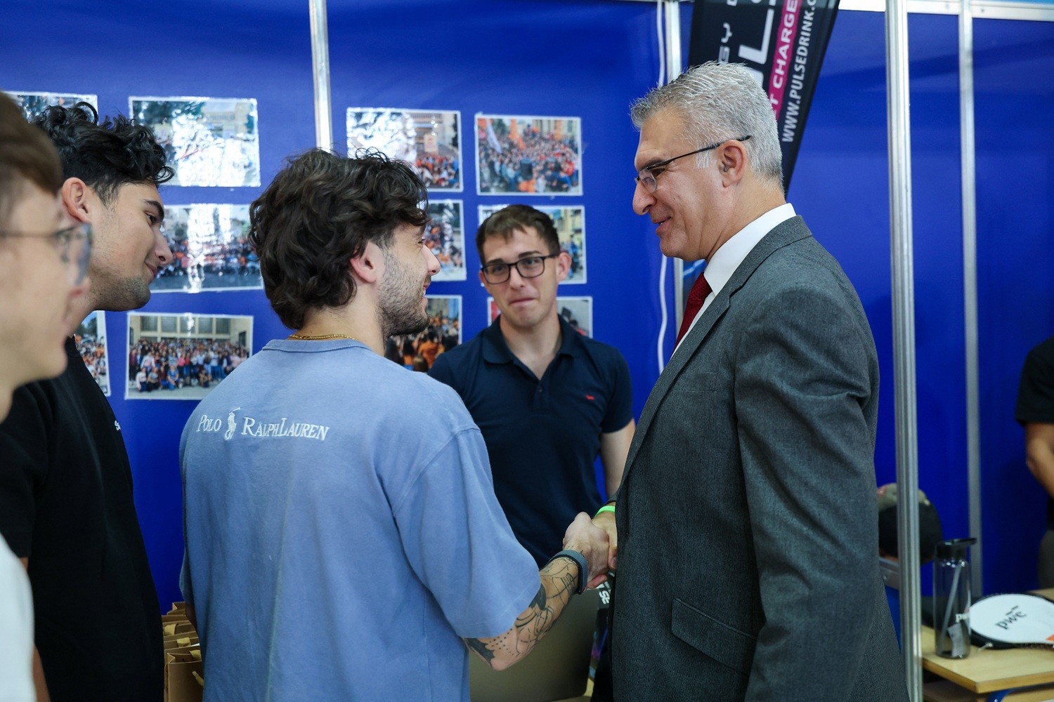 PRESS RELEASE BY THE OFFICE OF THE SPEAKER Speaker meets students during Junior College Freshers’ Week