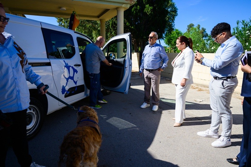 Service Dogs Malta riceve 20mila euro per un furgone per i cani d'assistenza