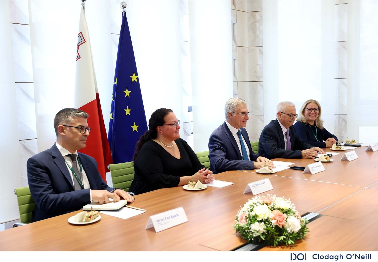 COMUNICATO STAMPA DELL'UFFICIO DELLO SPEAKER Lo Speaker della Camera dei Rappresentanti incontra gli ambasciatori di Paesi arabi e isl