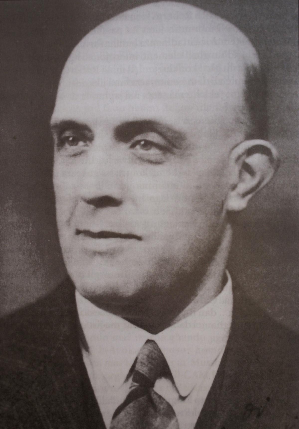 Alberto Magri che, da deputato, nel 1925 propose per primo il monumento del Grande Assedio.