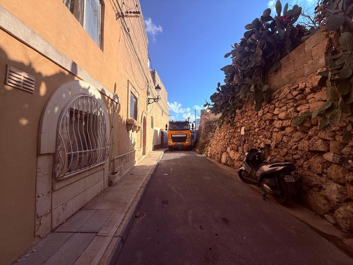 The restricted width of the road necessitated the use of smaller machinery and limited the amount of work that could be undertaken simultaneously.